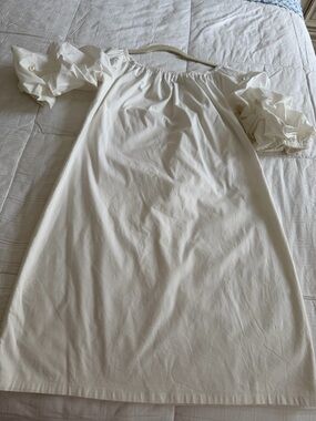 White Off-Shoulder Puff Sleeve Dress